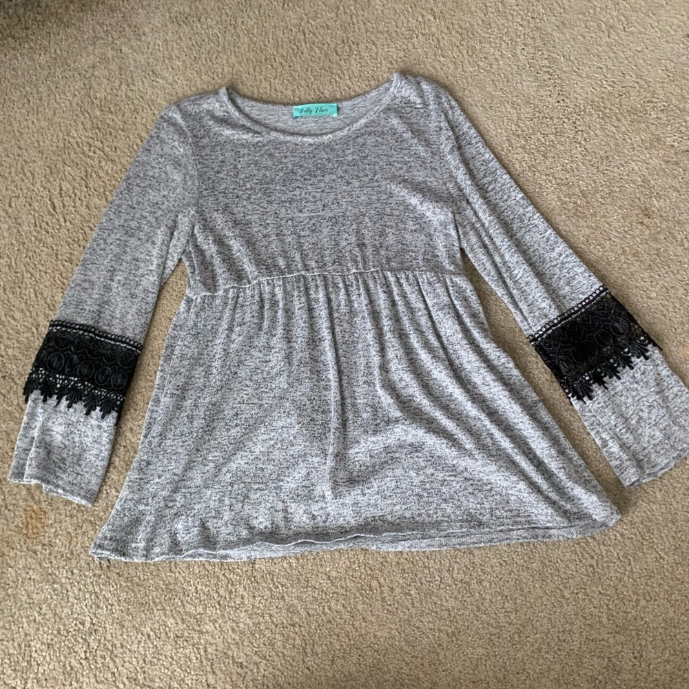 Babydoll top with lace sleeve detail